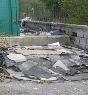 Il PD di San Paolo Bel Sito contro l’amministrazione: “Fermate lo sversamento di rifiuti vicino al cimitero”