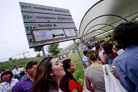 Campania, trasporti: dal 20 luglio corse gratuite per gli studenti