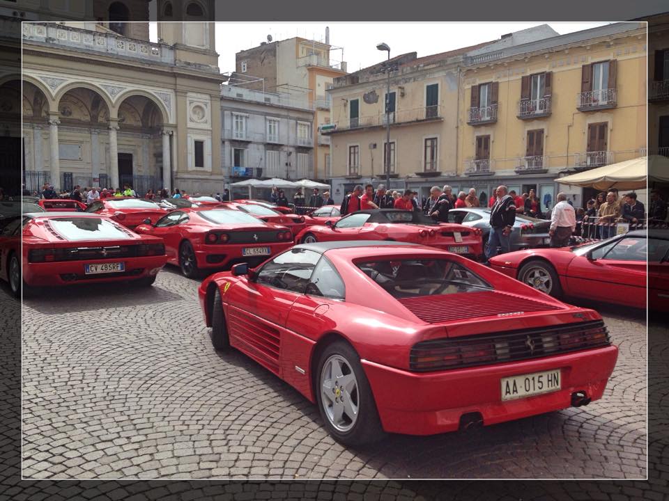 Nola: in corso la sfilata delle Ferrari