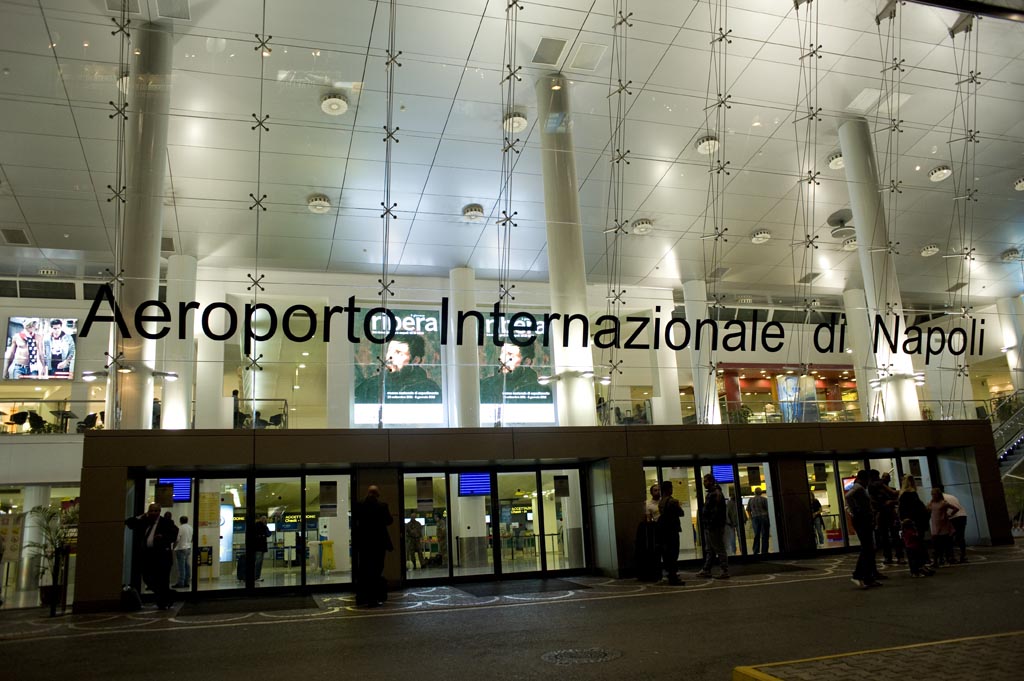 https://www.zerottounonews.it/wp-content/uploads/2016/02/Aeroporto-Napoli1.jpg