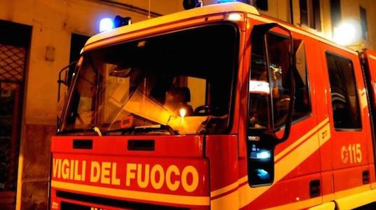 Incendio su un bus in direzione Nola da Napoli, nessun ferito