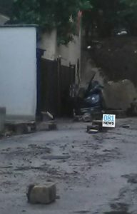 San Paolo Bel Sito - auto distrutta dal cedimento di un muro