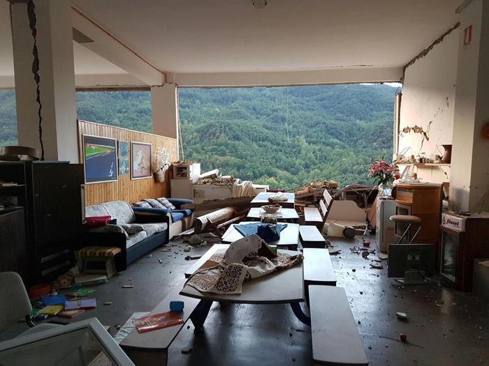 Il centro Italia trema nella notte: scossa 6.0 fa almeno 38 morti