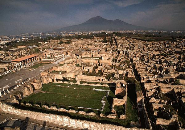 Pompei: gli scavi saranno aperti anche il Primo Maggio