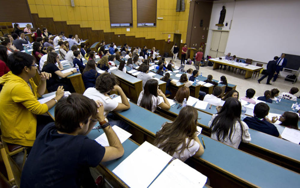 Corruzione nel mondo universitario: 7 docenti “napoletani” interdetti, indagato anche un nolano