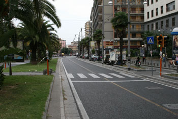 Napoli: uomo accoltellato per una catenina in via Foria