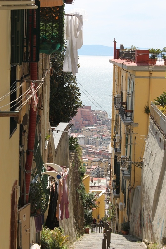 Napoli: arriva il trekking urbano, bellezze da conoscere e da fotografare dal Vomero e Chiaia