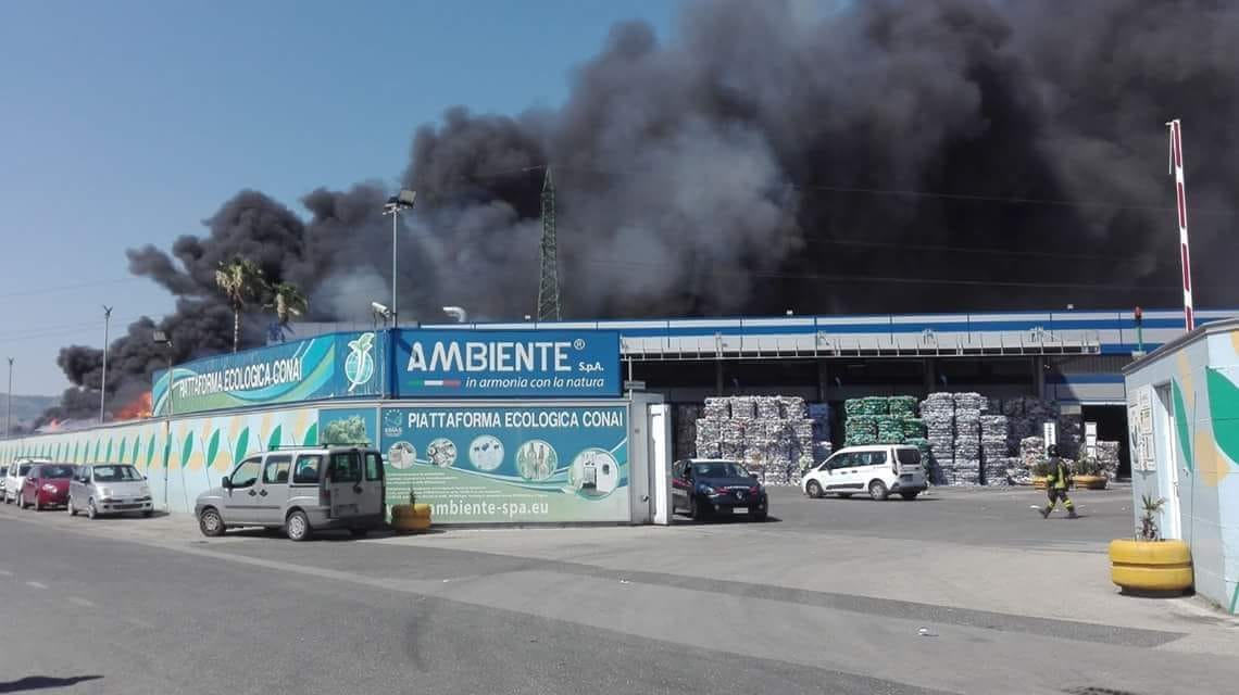 https://www.zerottounonews.it/wp-content/uploads/2018/07/incendio-bruscino-san-vitaliano.jpg