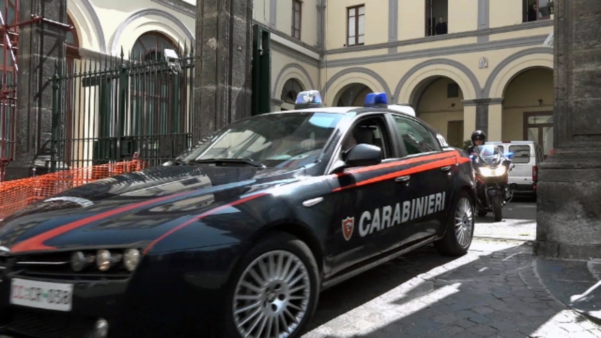 Controlli a Napoli: sanzionati più di 200 parcheggiatori abusivi in un mese
