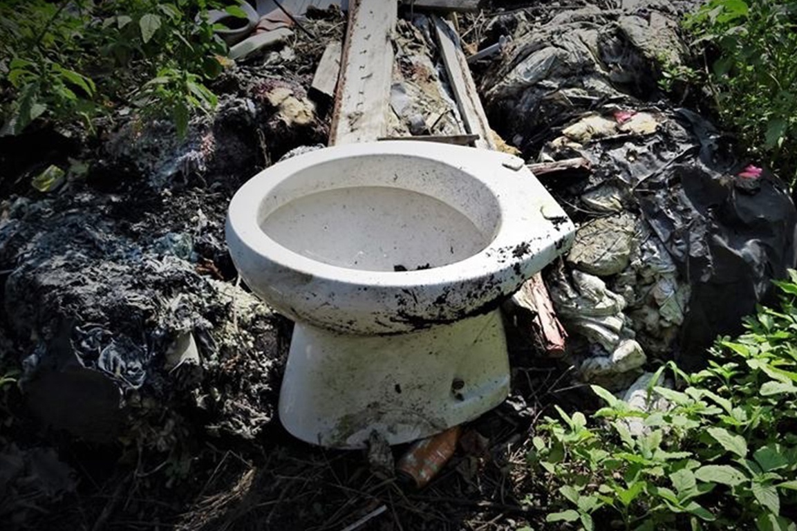 La denuncia: “Quintali di rifiuti nel Parco Nazionale del Vesuvio”