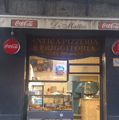 Napoli: spari alla serranda della pizzeria Di Matteo ai Tribunali