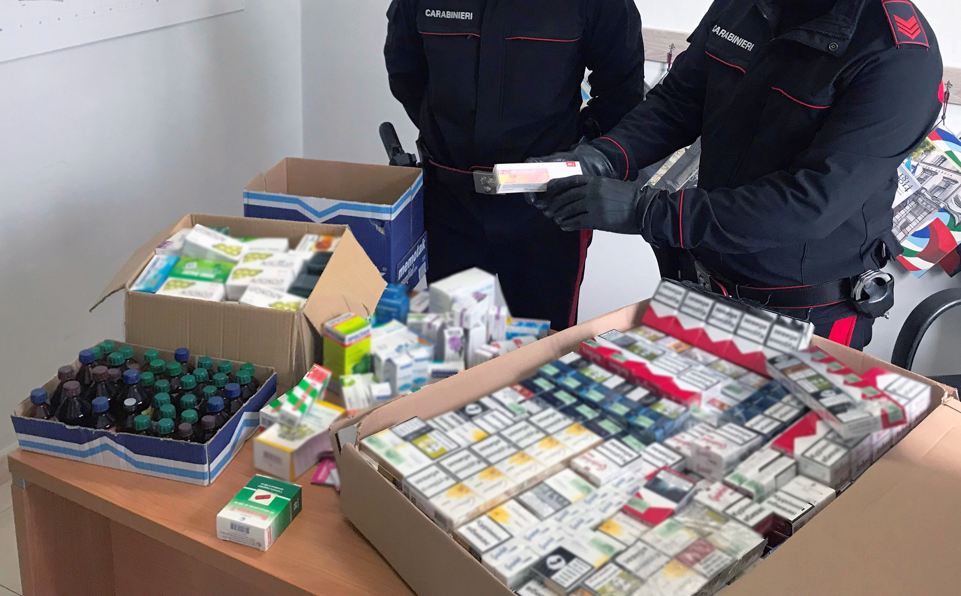 Contrabbando di sigarette e medicinali: 4 arresti a Palma Campania