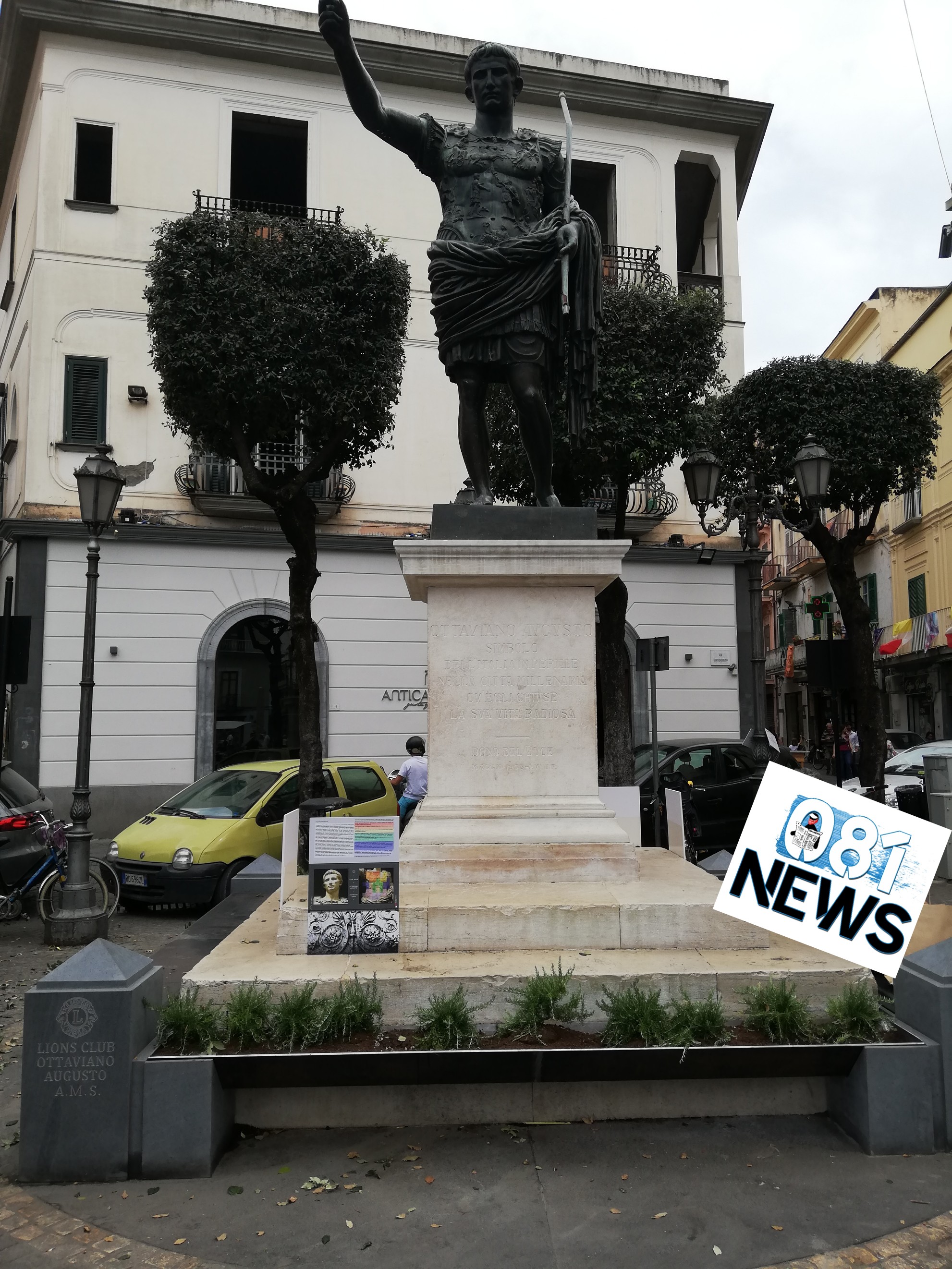 Nola: pulizia e panchine nuove per la statua di Ottaviano Augusto