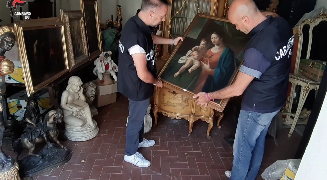 Scatta l’operazione Antiques: sgominato un traffico europeo di opere d’arte con base a Napoli