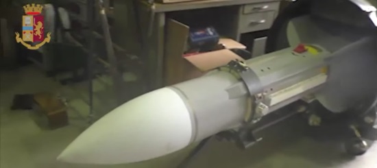 https://www.zerottounonews.it/wp-content/uploads/2019/07/missile-sequestrato_550h.jpg