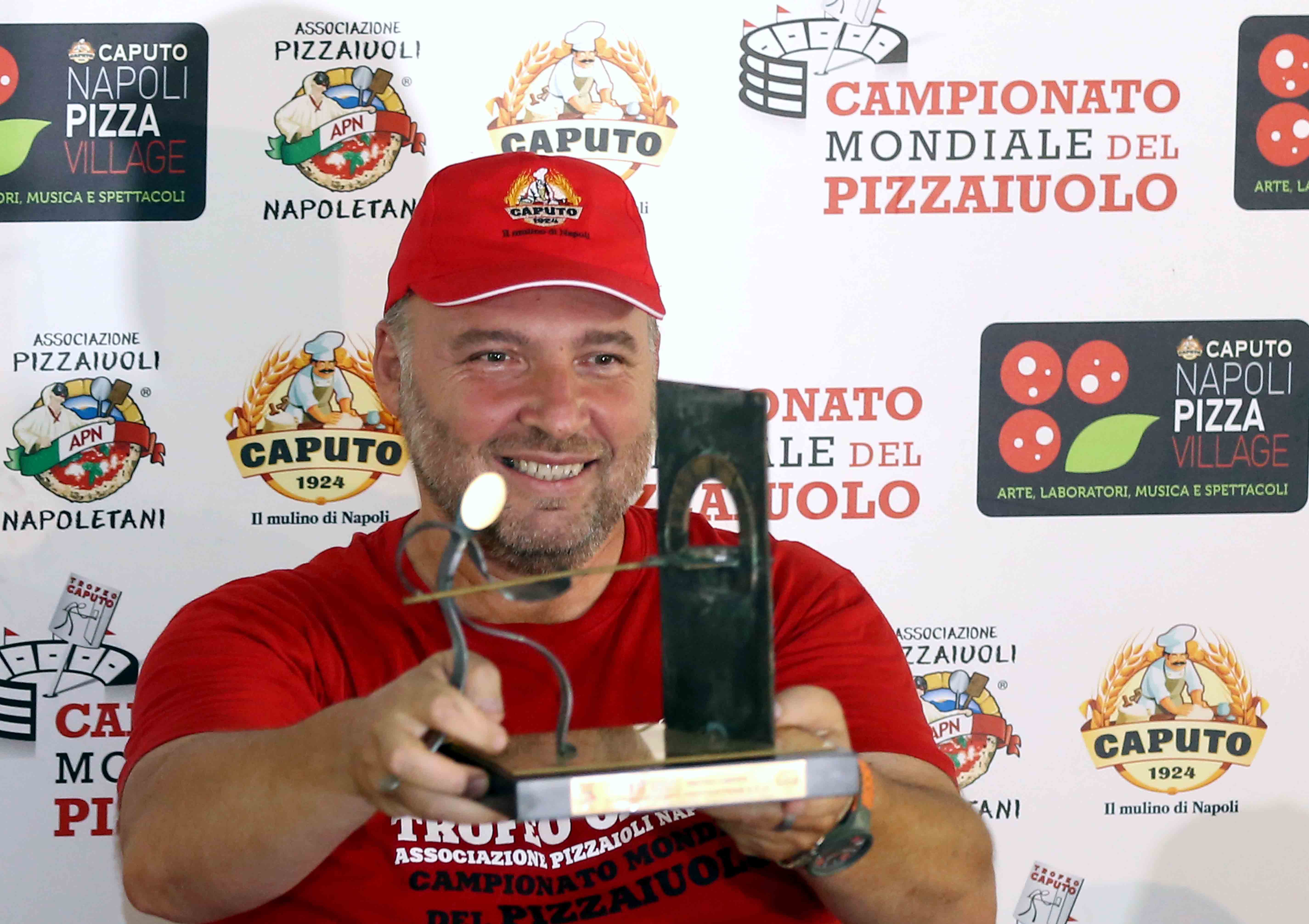 Ciro Magnetti eletto miglior pizzaiolo al mondo al Napoli Pizza Village