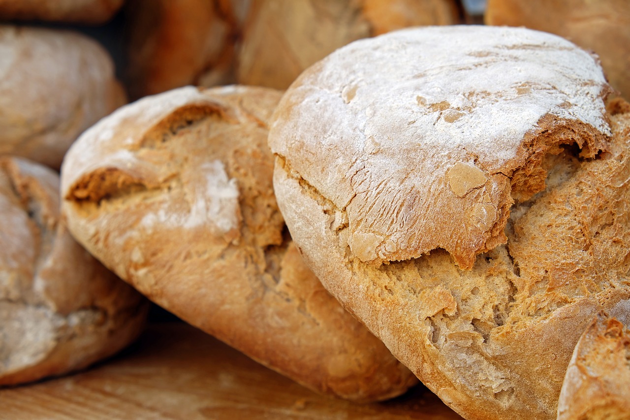 Brusciano: fornaio vendeva pane cotto con legna verniciata e con chiodi