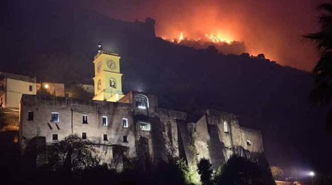 https://www.zerottounonews.it/wp-content/uploads/2019/09/sarno-monte-fuoco.jpg