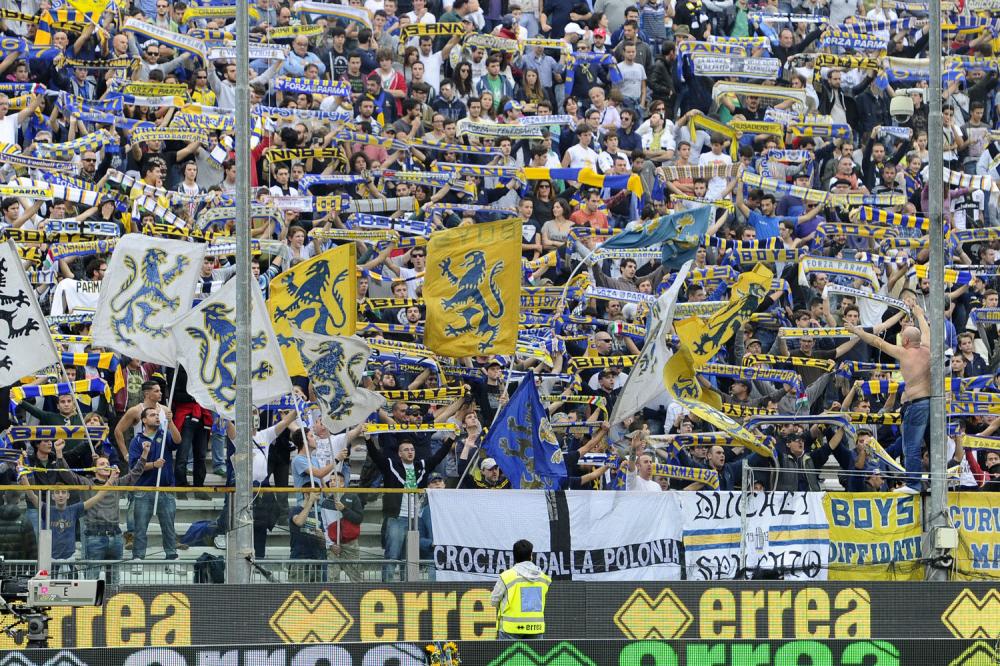 Gli ultras del Parma contro il prezzo dei biglietti allo Juventus Stadium: “Doneremo i soldi ai bambini del reparto di Oncologia”