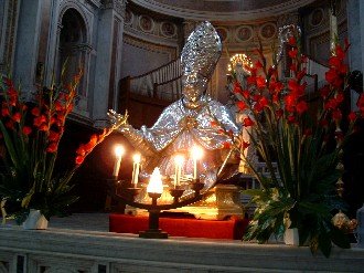 San Paolino e la Festa: una tradizione millenaria che apre all’accoglienza e all’amore verso il prossimo
