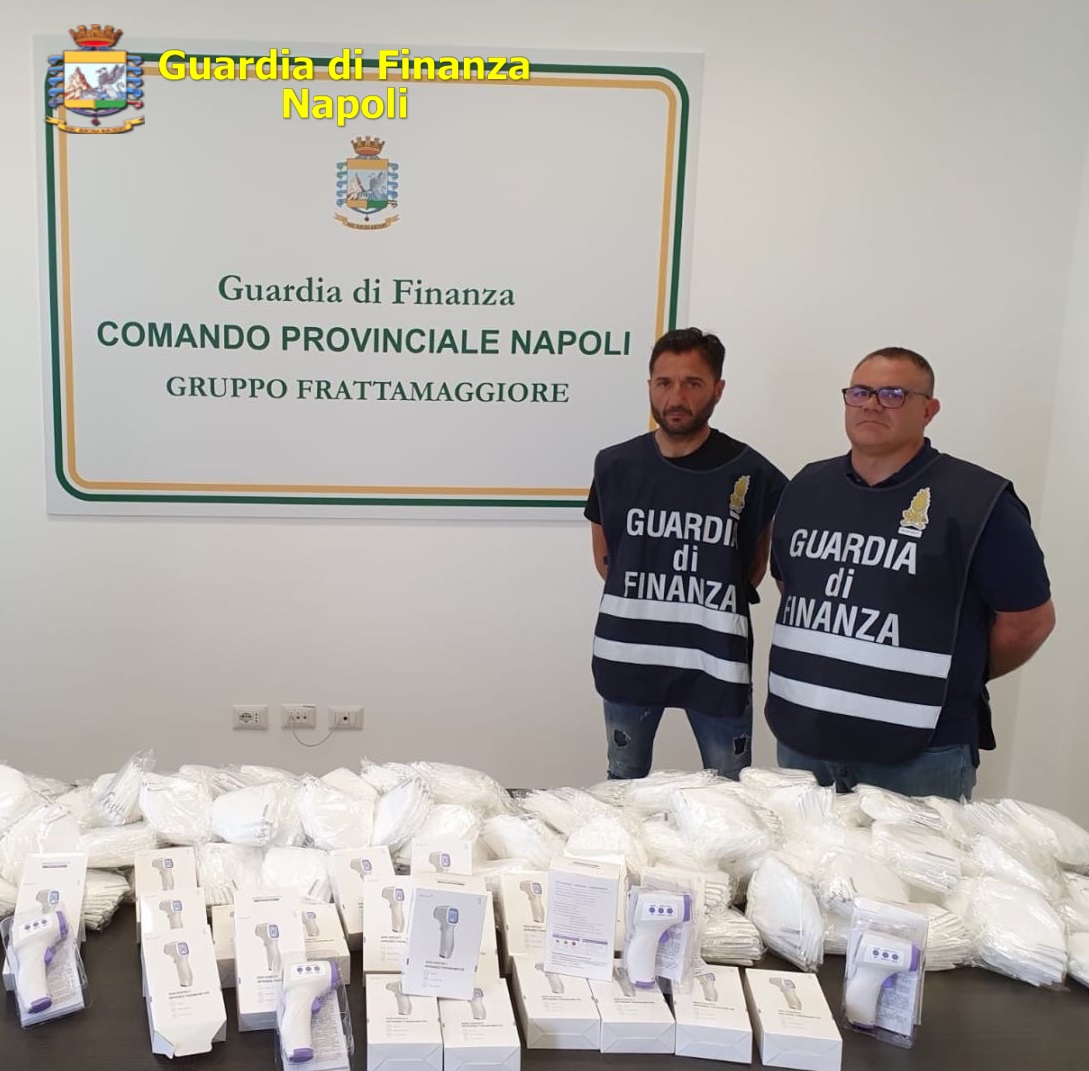 Sequestrate 100mila mascherine illegali tra Napoli e provincia