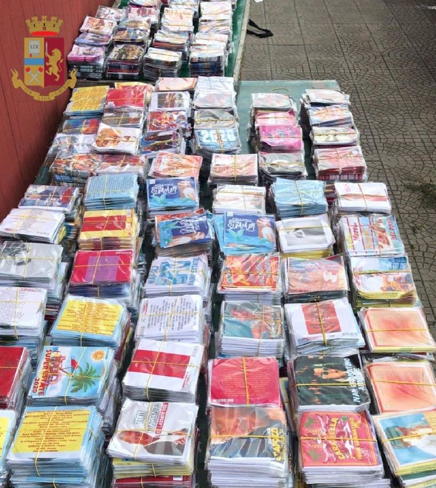 Napoli: oltre 8mila cd falsi sequestrati nel “Mercato della Maddalena”