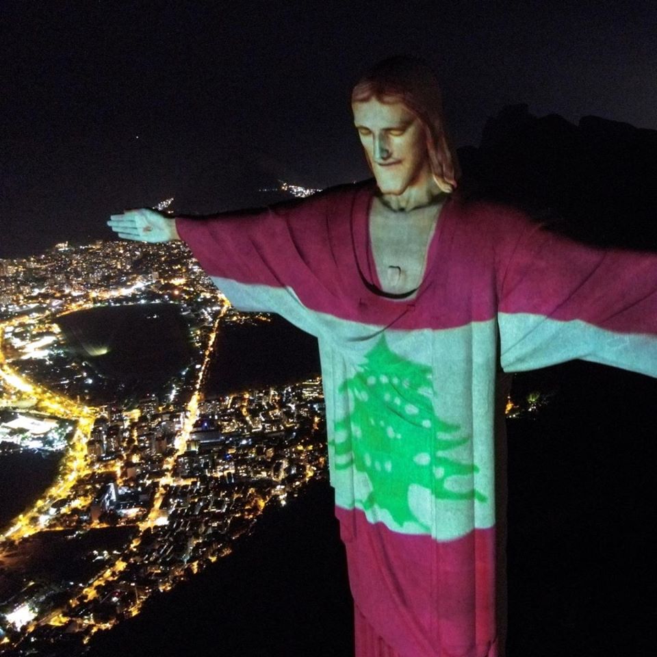 Il Cristo Redentore di Rio è stato “vestito” con la bandiera del Libano