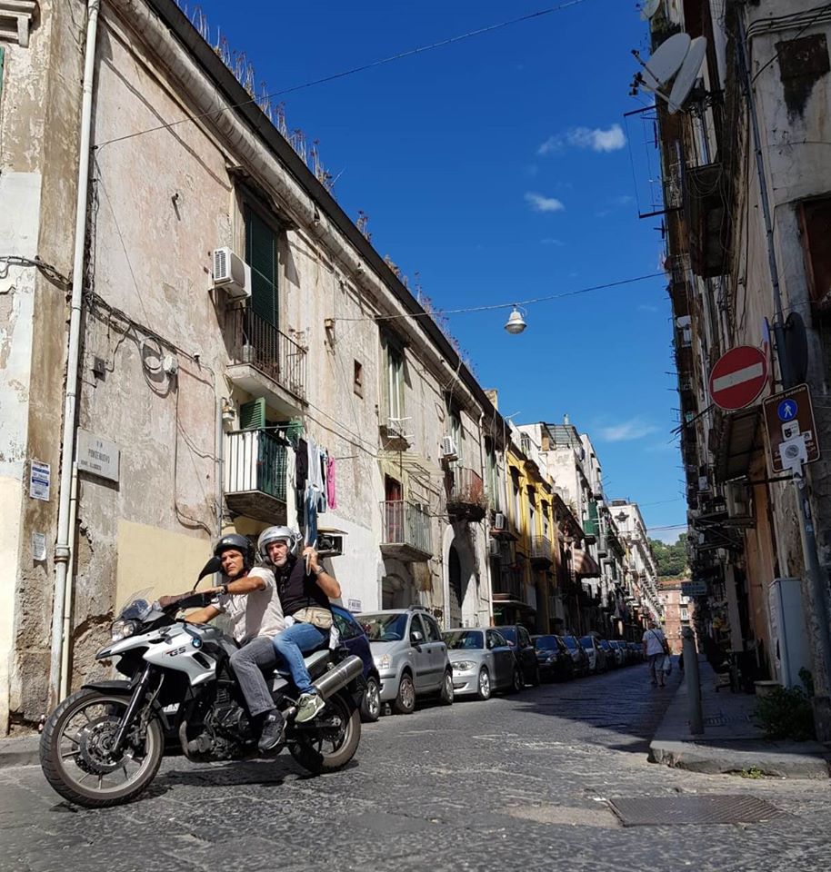 Napoli: rapinano armati un cittadino, arrestati dopo pochi giorni in centro