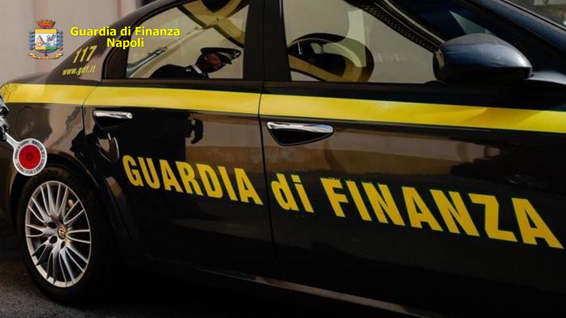 Napoli: arrestato dalla Guardia di Finanza contrabbandiere di soli 23 anni