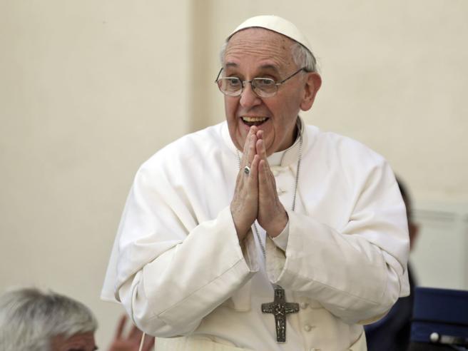 Papa Francesco: “Favorevole alla copertura legale per le coppie gay”
