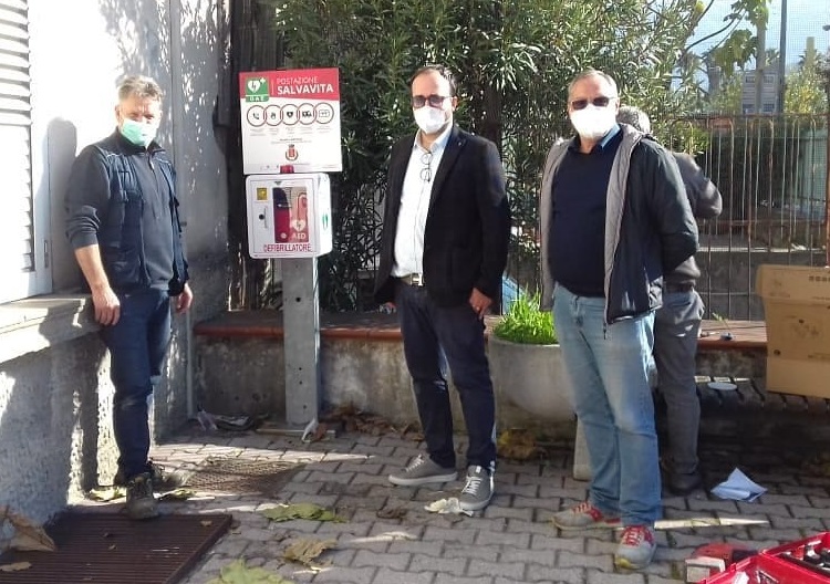Palma Campania: installate in città 4 postazioni salvavita con defibrillatore