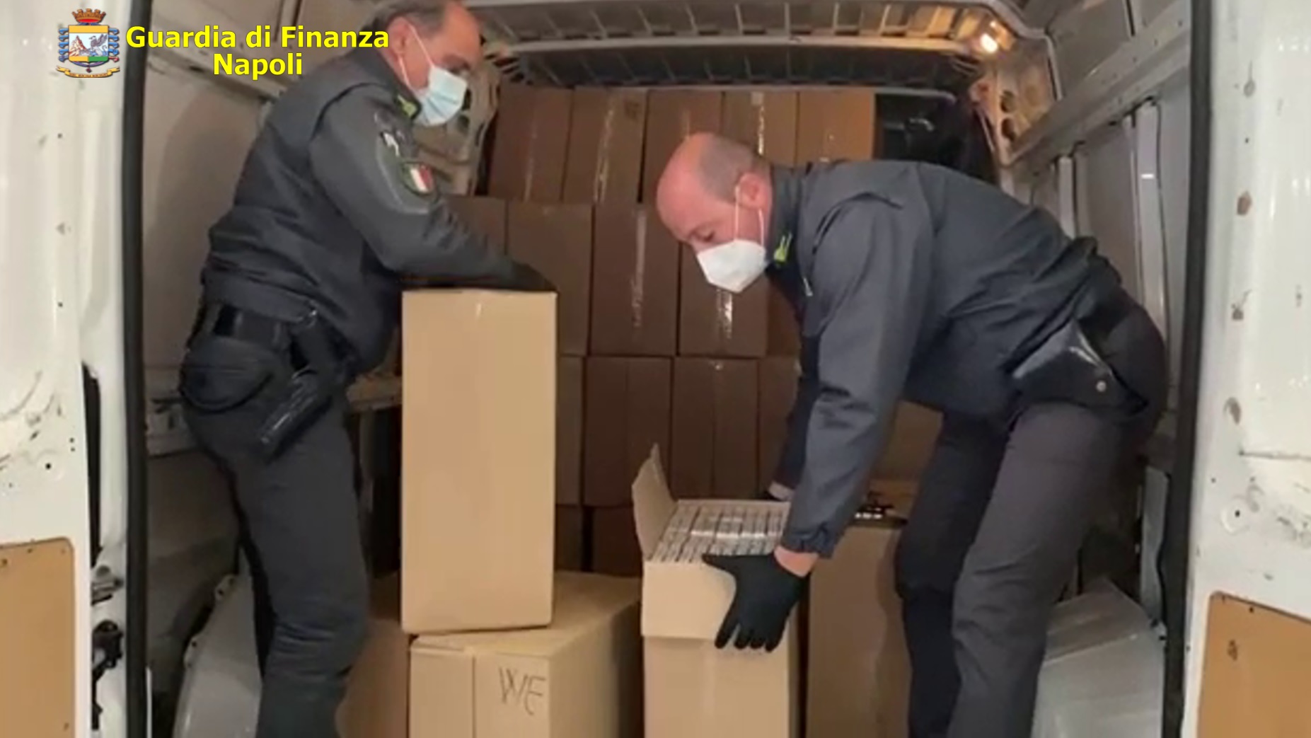 Maxi sequestro di sigarette di contrabbando: 2mila tonnellate scoperte dalla Guardia di Finanza di Nola