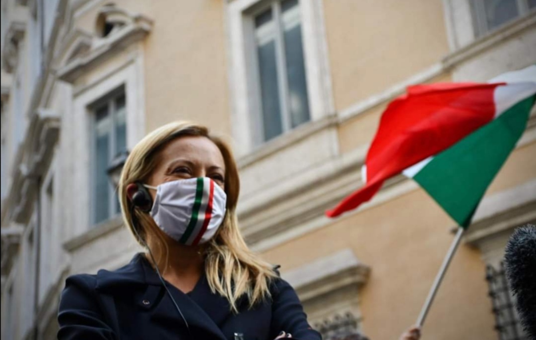 Offese in radio a Giorgia Meloni: solidarietà degli avversari politici