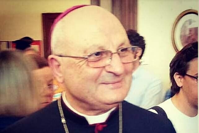 La provocazione del Vescovo Emerito Depalma: “Noi preti e vescovi doniamo ognuno 100 euro a chi è in difficoltà”