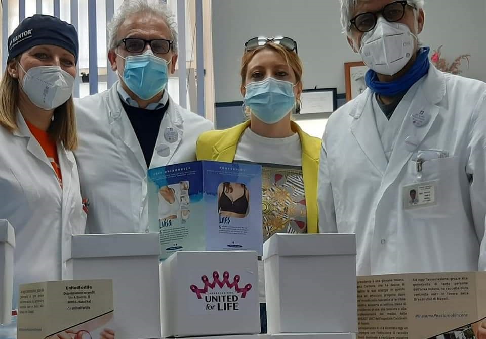 Napoli: donati al Cardarelli dei reggiseni post-operazione alle donne malate di tumore al seno