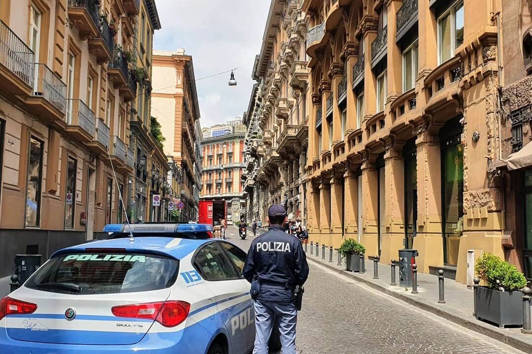 Napoli: aveva guadagnato oltre 1 milione e mezzo di euro con le truffe agli anziani, scatta il maxi sequestro