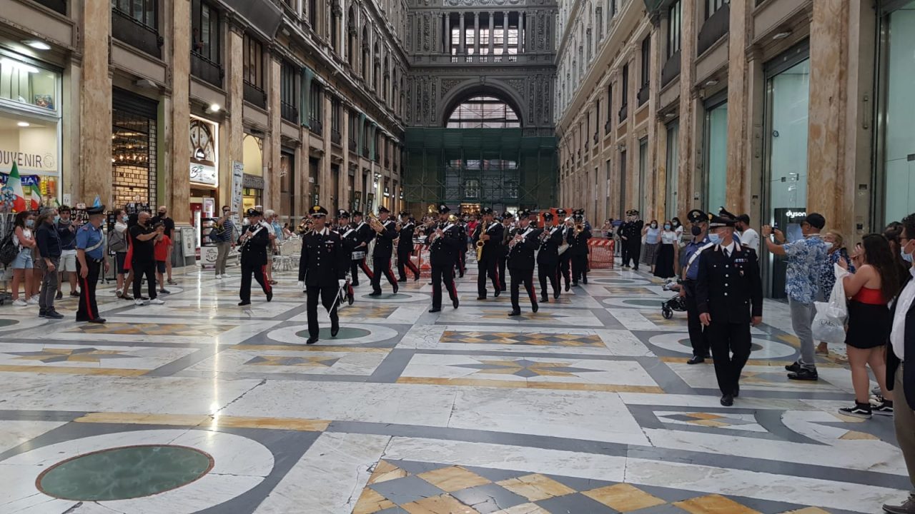 Napoli: la fanfara dei carabinieri sfila in città per la Festa della Musica