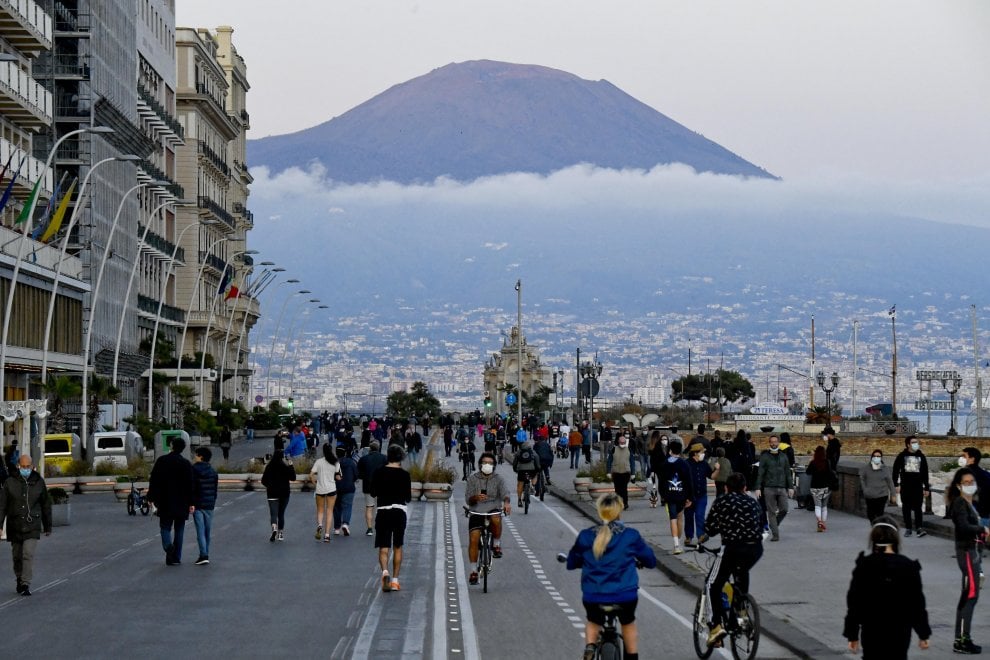 Napoli: scatta l’ordinanza anti inquinamento, guerra al traffico cittadino