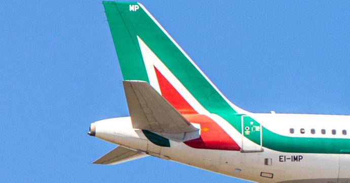 Alitalia cede il passo ad ITA e comincia a scomparire: stop alla vendita di biglietti per voli dal 15 ottobre