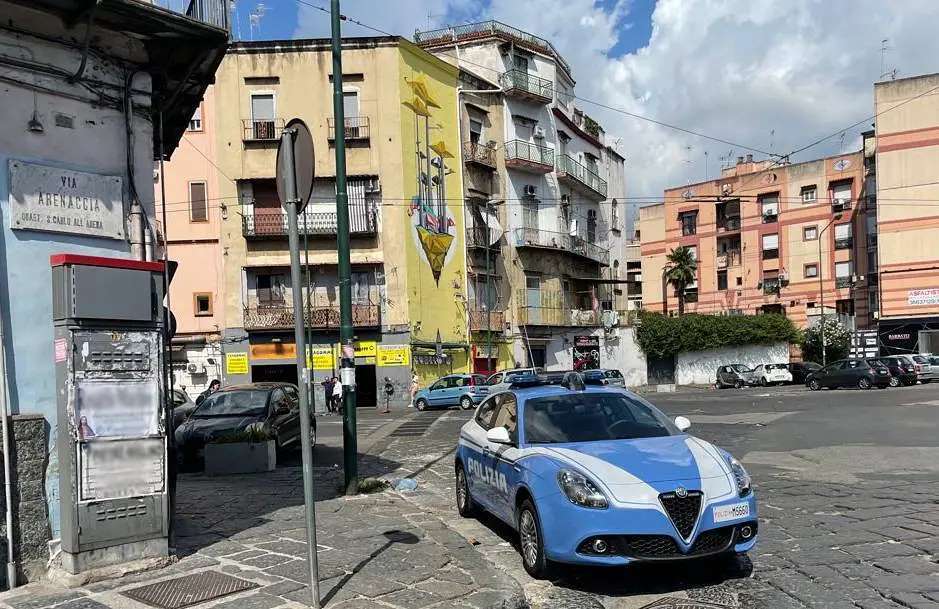 Napoli: rapinano farmacia, arrestati grazie al GPS del cellulare appena rubato