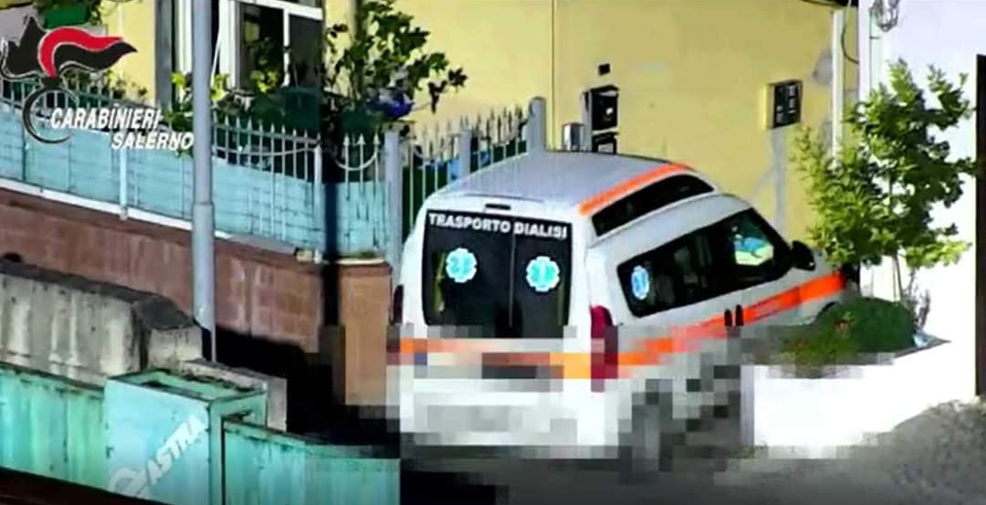 Usavano ambulanze per trafficare droga: sgominata banda tra Napoli e Salerno