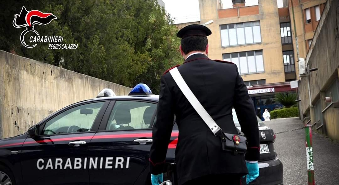 Bambina in gravi condizioni scappa dall’ospedale con la famiglia: ritrovata dai carabinieri
