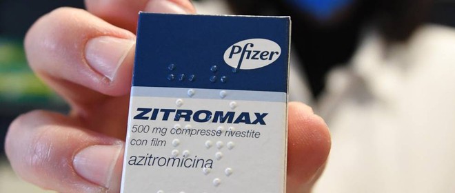 https://www.zerottounonews.it/wp-content/uploads/2022/01/farmaco-zitromax.jpg