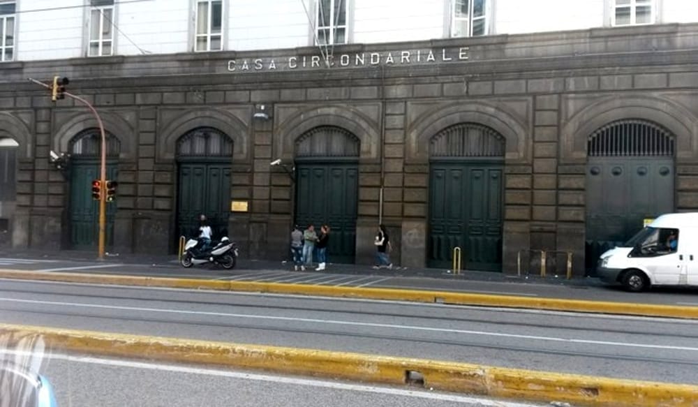 Napoli: detenuto si toglie la vita in carcere, è l’81esimo da inizio anno in Italia