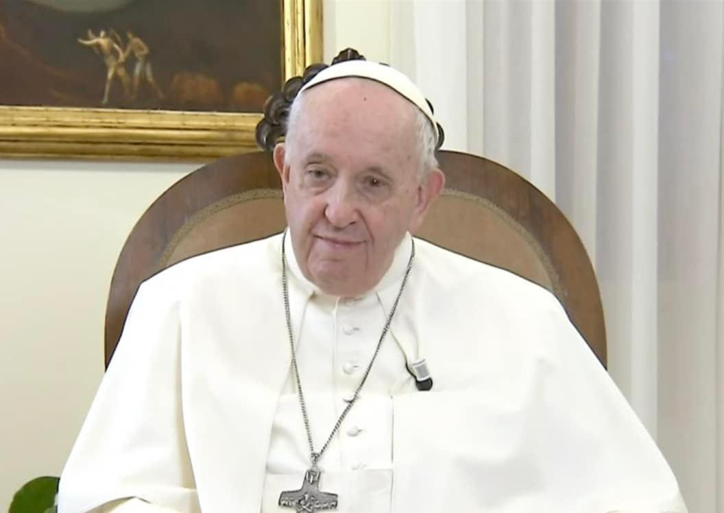 Papa Francesco: “Gestione criminale sui migranti, in Libia ci sono lager”