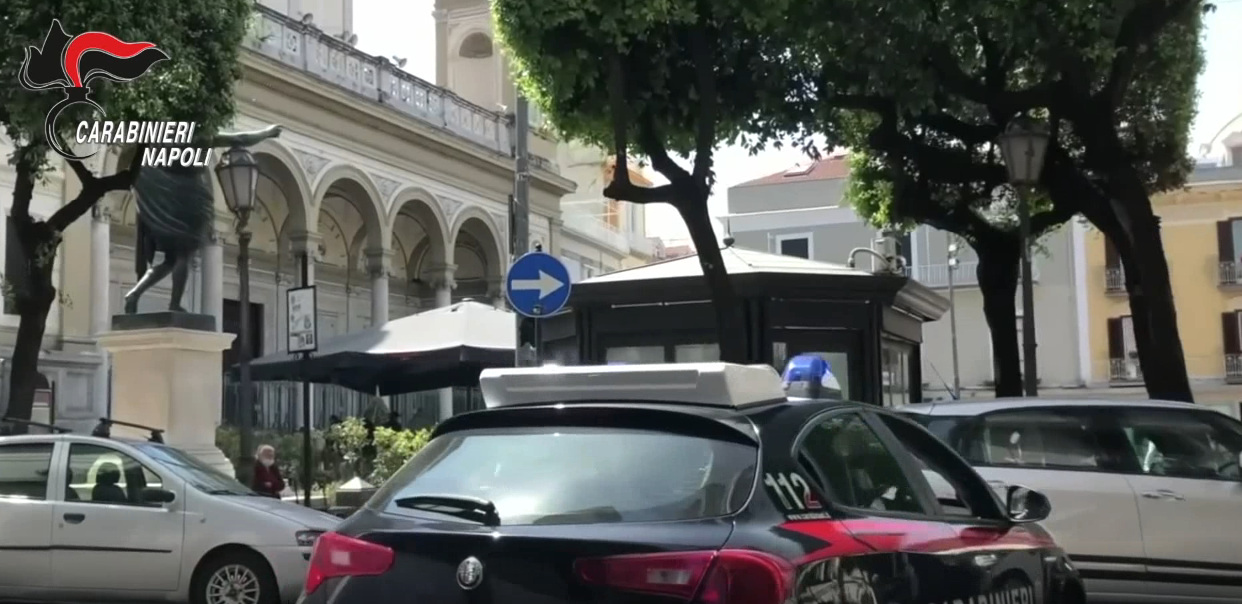 Arrestato o denunciato un minore ogni 36 ore tra Napoli e Nola: il drammatico bilancio dei Carabinieri
