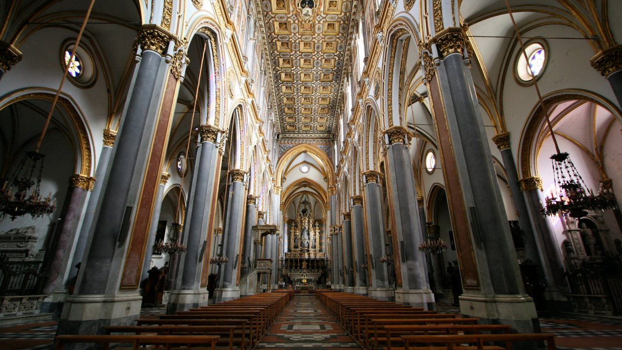 https://www.zerottounonews.it/wp-content/uploads/2022/04/San-Domenico-Maggiore-Basilica-1280x720.jpg