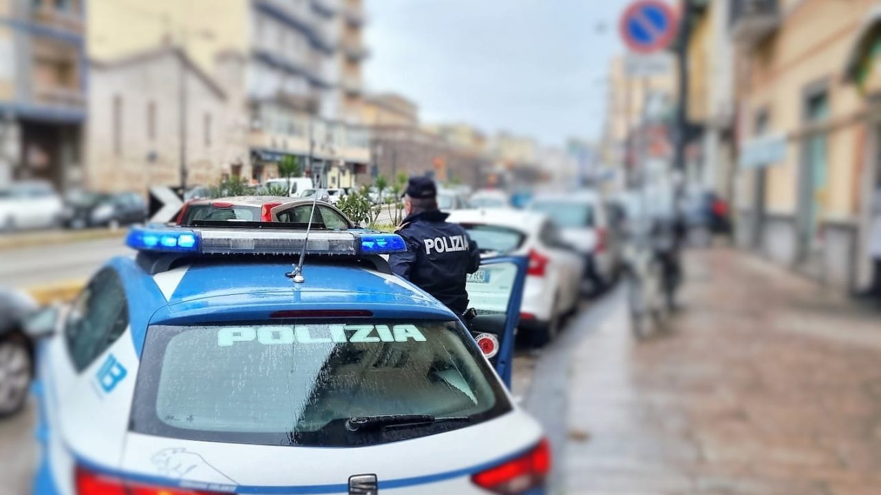 Napoli: evade dal carcere di Avellino e rapina una ragazza in strada, arrestato
