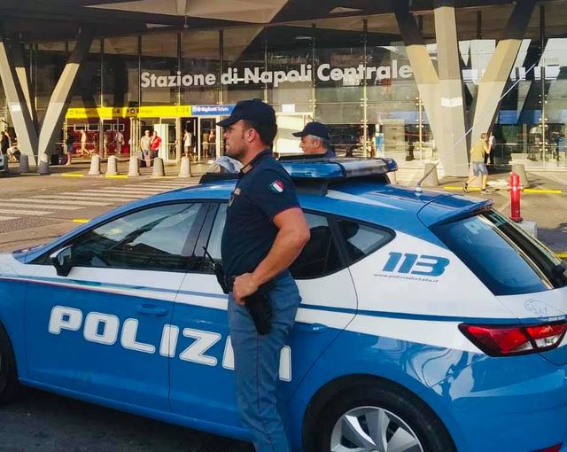 Napoli: reagisce al controllo e accoltella due poliziotti, arrestato  