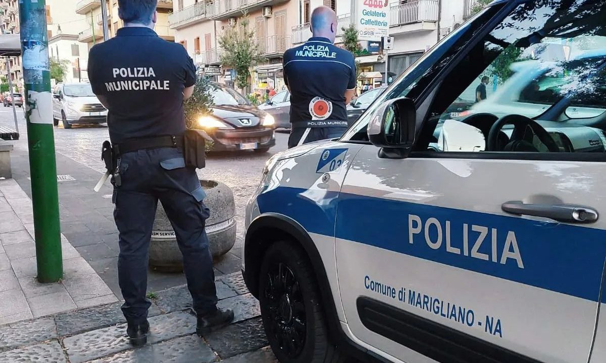 https://www.zerottounonews.it/wp-content/uploads/2022/07/polizia-locale-marigliano-1200x720.jpg